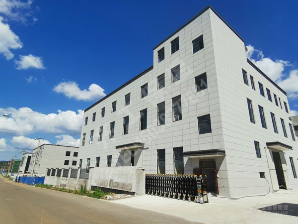 擠塑板有著很好的防水性和防潮性！